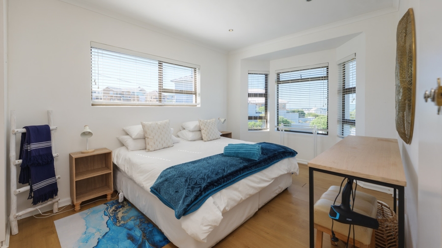 4 Bedroom Property for Sale in Oceanview Heights Western Cape